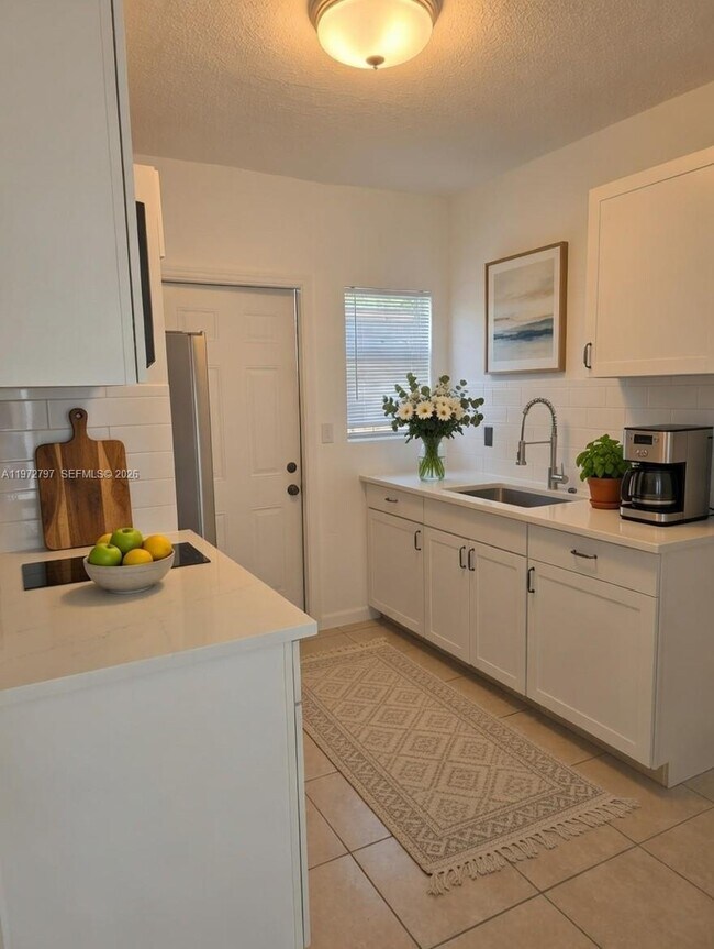 Foto del edificio - 632 NW 14th Terrace