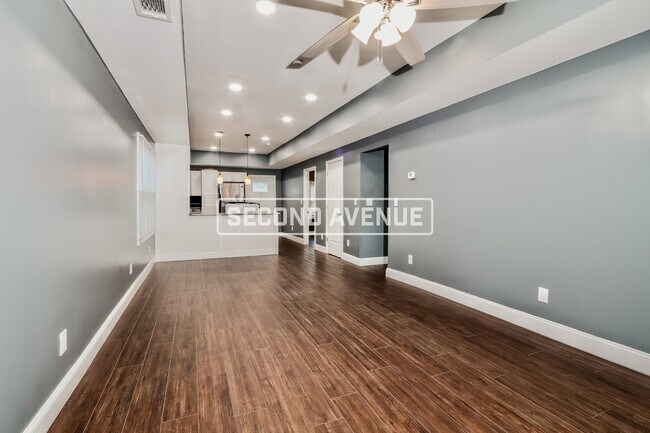 Building Photo - 312 W Kenton ST