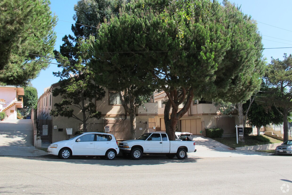 Foto del edificio - 543 E Hazel St