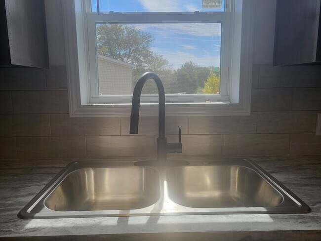 Foto del edificio - 73 Meadowlark Ln