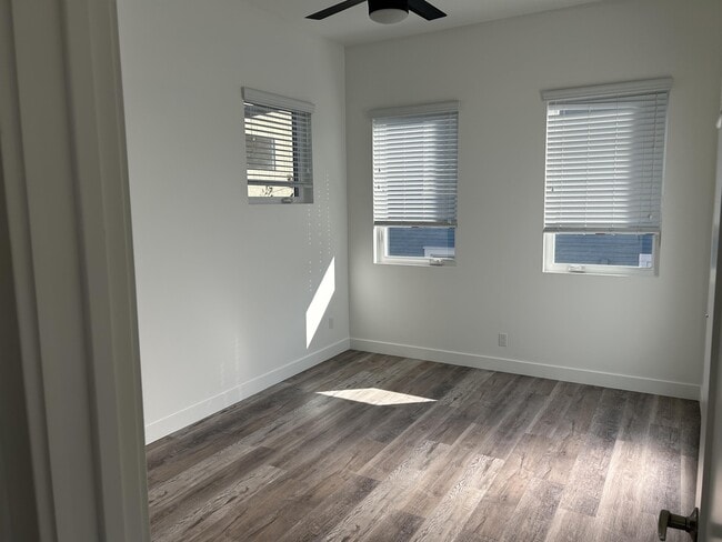 Building Photo - 3716 Villa Terrace