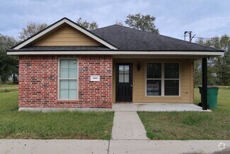 Building Photo - 900 Topsy Rd