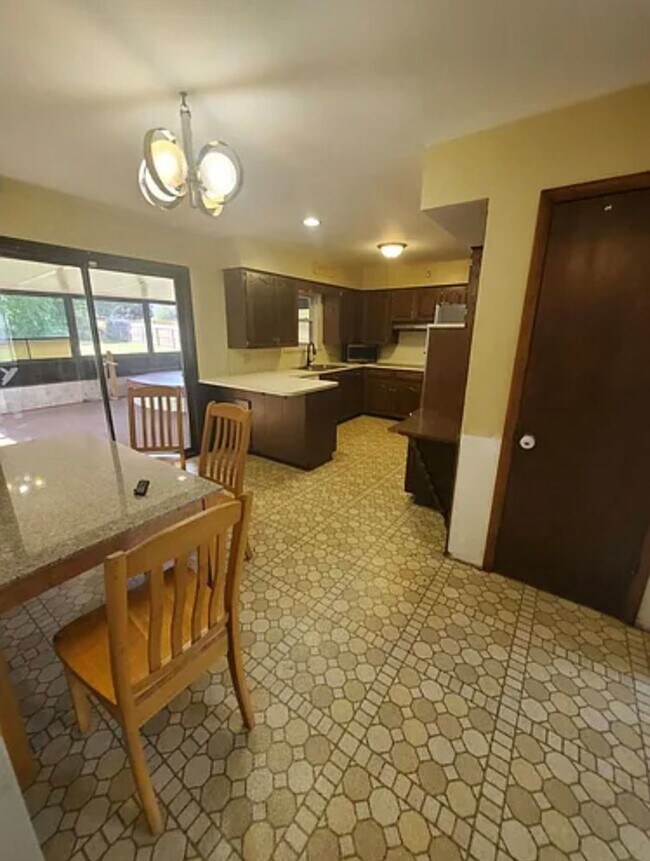 Foto del edificio - 4517 Curwood Ave SE