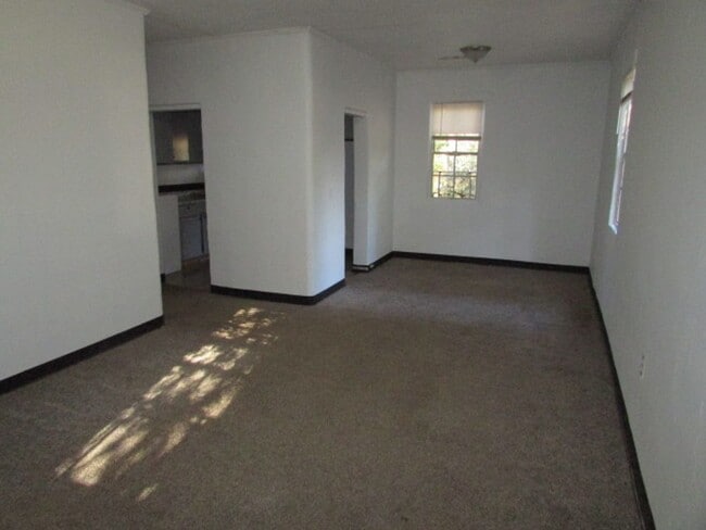 Foto del edificio - Limited-Time Offer! Sign a lease by 12/31 and get 25% off your first month’s rent!