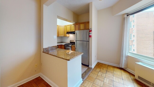 Foto del edificio - Dupont Circle Studio Apartment W/Roof Top,...