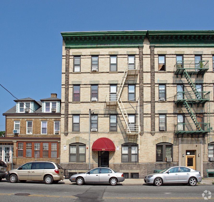 Foto del edificio - 1611 Palisade Ave