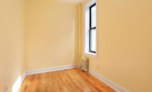 Building Photo - 61 Monroe St