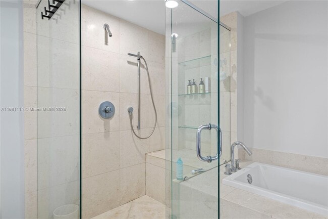 Building Photo - 465 Brickell Ave