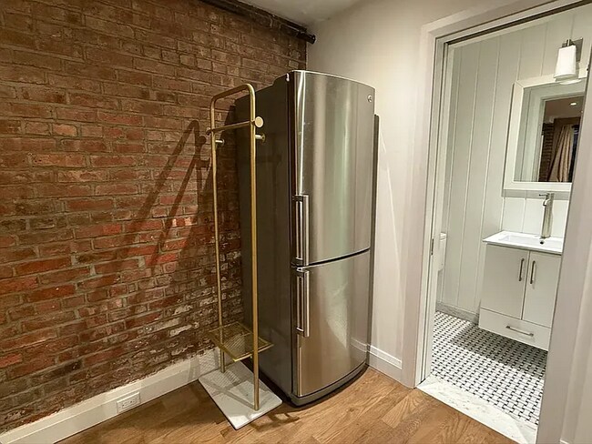 Foto del edificio - 194 W 10th St