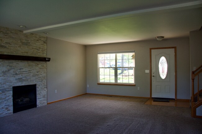 Building Photo - 1260 Applewood St