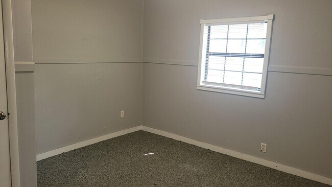 Foto del edificio - PRE-LEASING!! Two Bedroom/ One Bathroom House
