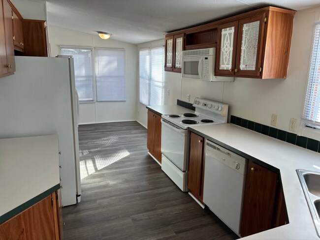 Foto del edificio - 1220 Garden Grove Ln