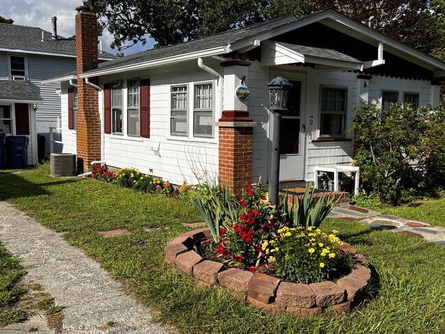 Building Photo - 12 18th St