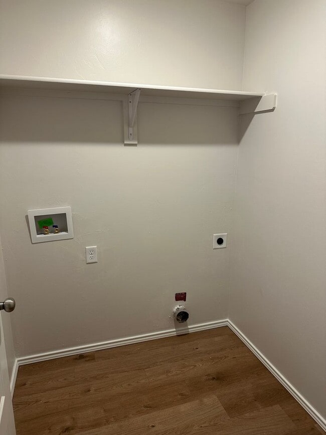 Building Photo - *NO RENT until 2026!* BRAND NEW Three Bedroom | Two Bath Home in OKC