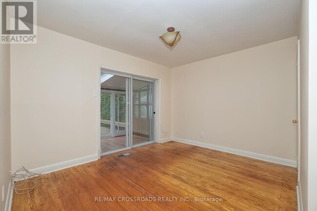 Building Photo - 4073 Ellesmere Rd