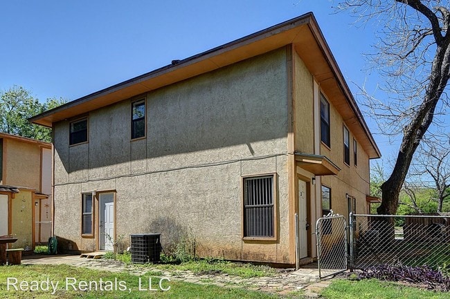 Building Photo - 326 W Byrd Blvd