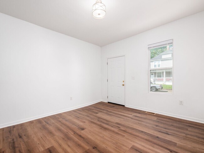 Building Photo - 186 Avondale Ave