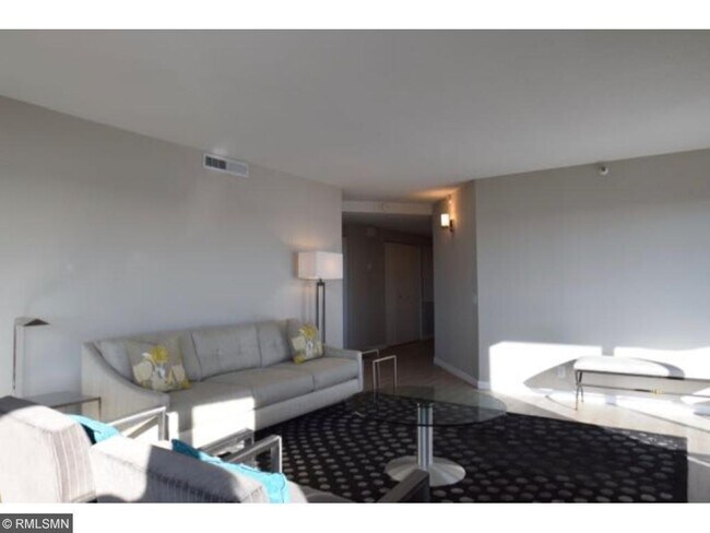 Foto del edificio - 2950 Dean Pkwy