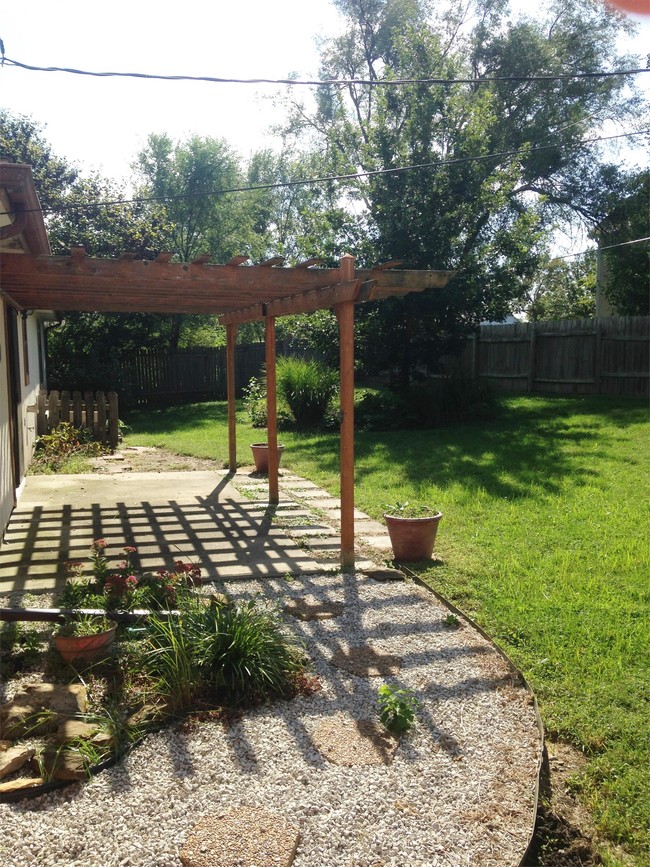 Building Photo - 2541 Cimarron Dr