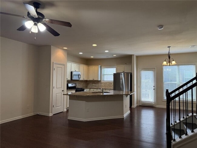 Building Photo - 2660 Maple Leaf Terrace