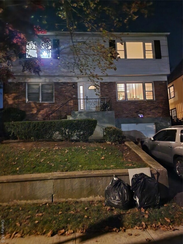 Foto principal - 166 Hillcrest Rd