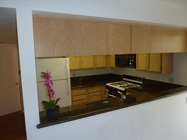 Foto del edificio - 2 Bedroom Goleta Condo