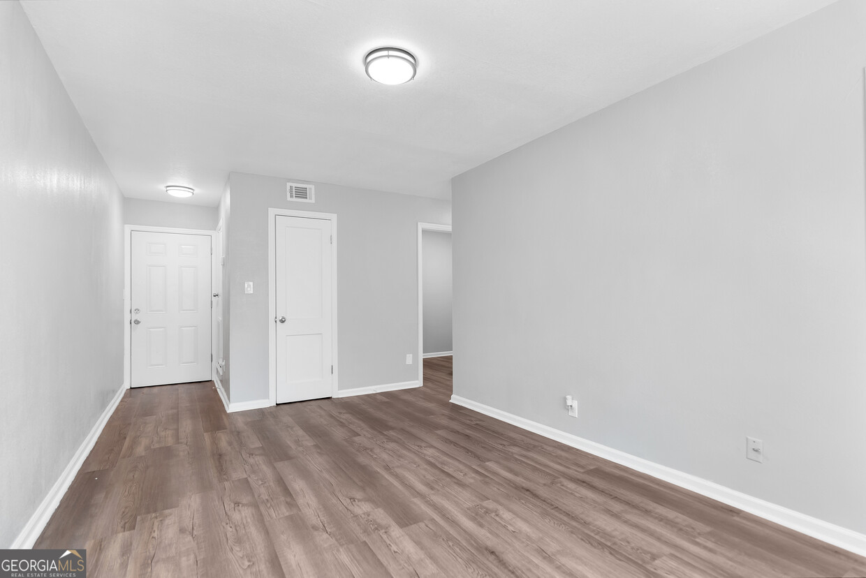 Primary Photo - 108 3rd St