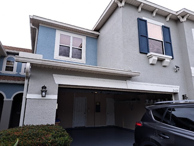 Building Photo - 2527 Aventurine St