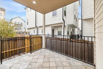 Building Photo - 1620 W 24th St