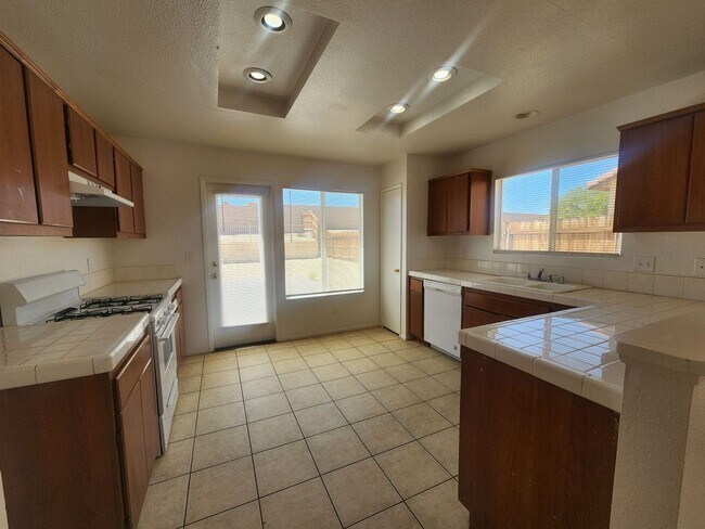 Foto del edificio - 3 Bedroom 2Bath- A Must See!