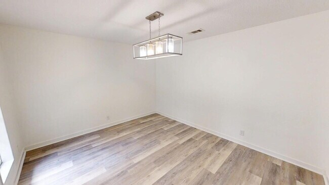 Foto del edificio - "Charming 3-Bed, 2-Bath Gem with 1,654 Sq Ft of Comfort in Temple, TX!"