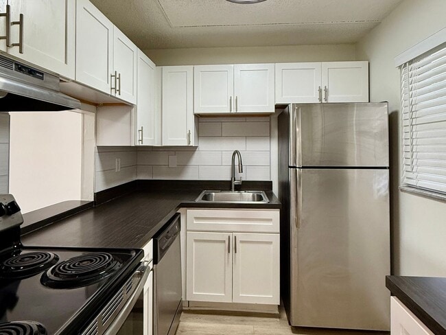 Interior Photo - Atlas at Bay Point