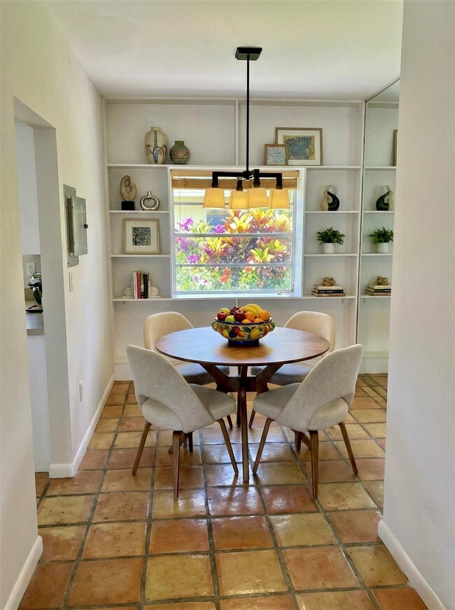 Building Photo - 9271 W Bay Harbor Dr