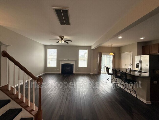 Foto del edificio - 127 Rosebud Ln