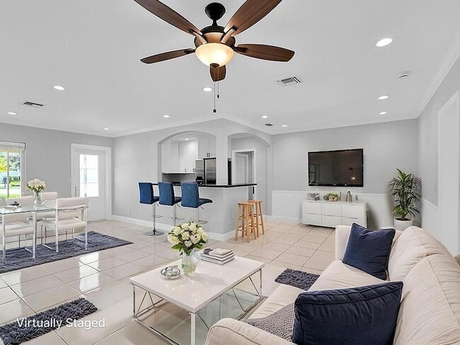 Building Photo - 3104 Pierson Dr