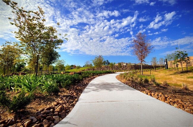 Building Photo - 24918 Meadowthorn Crest Ln