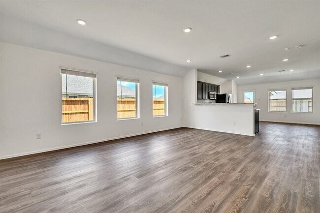 Building Photo - 7402 Keechi Pl