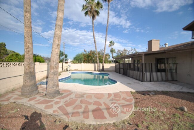Building Photo - 4033 W San Juan Ave