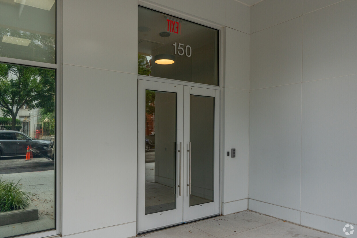 Entrance - Hanson Place Community Plaza