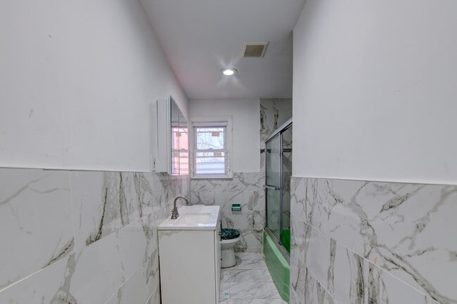 Building Photo - 245 Orange Ave