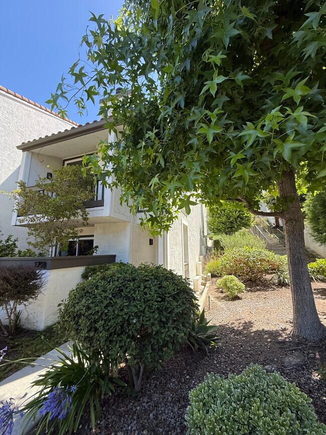 Building Photo - 17085 Palisades Cir