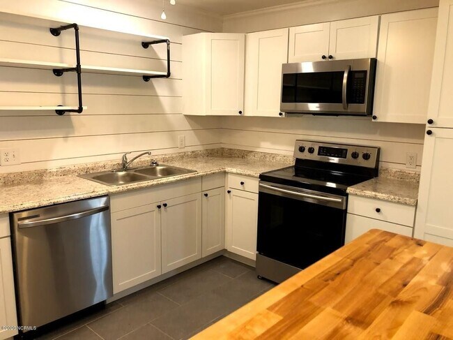 Photo - Walking Distance to UNCW Apartment