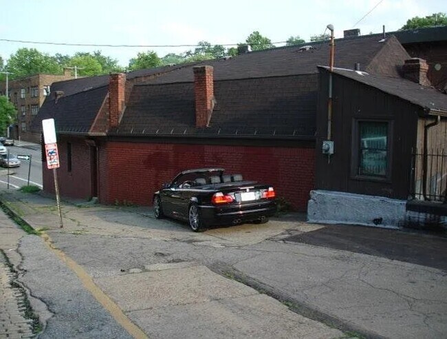 Parking spot - 2370 Eldridge St