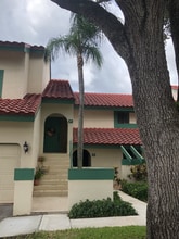 Building Photo - 7 Lexington Ln E