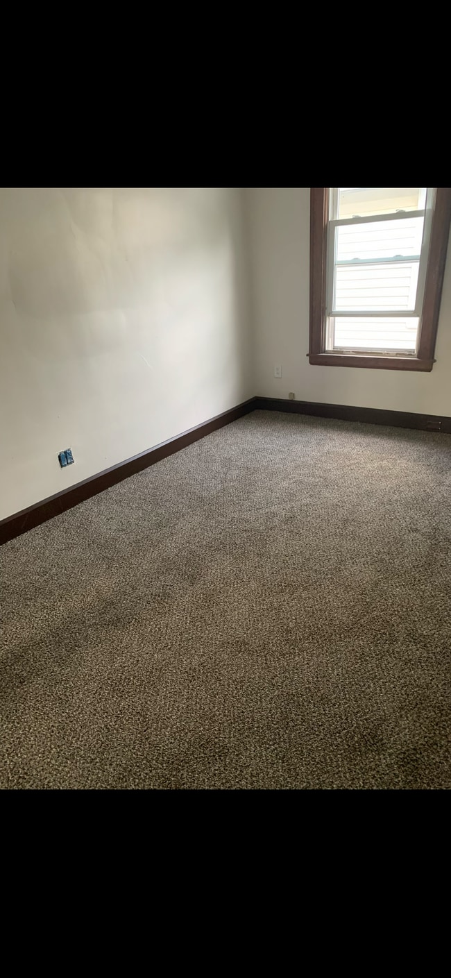 Building Photo - 3229 Lake Ave