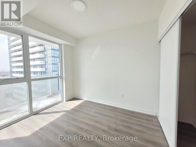 Photo du bâtiment - 225 Commerce St