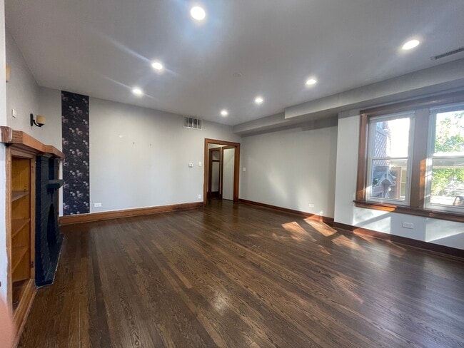 Building Photo - 2252 N Monticello Ave