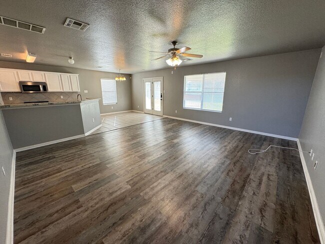 Building Photo - 4-Bedroom House for Rent in Killeen