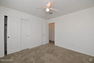 Building Photo - 2962 River Creek Pl