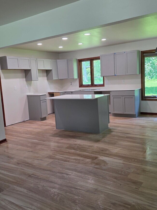 Foto del edificio - 4465 N 147th St